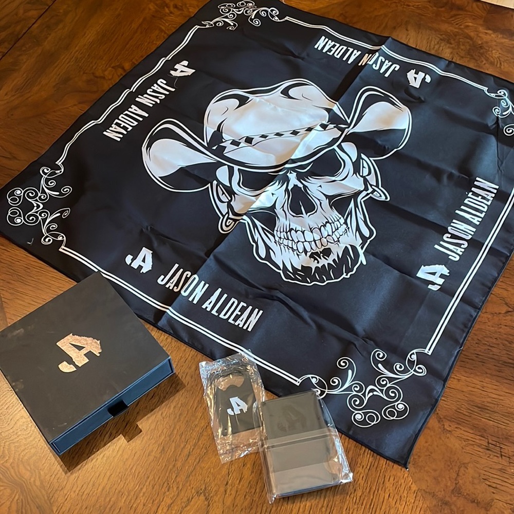 Jason Aldean Official VIP Tour Gift 4Pc - Bandana/Wallet/Bottle Opener/Box